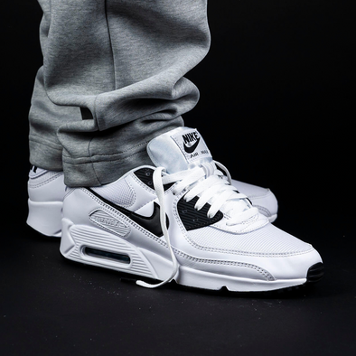 Nike air max 90 noir et blanc jordan best sale